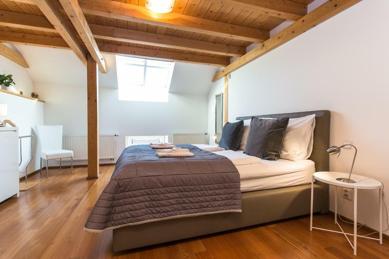 Attic Apartment By Wenceslas Square Πράγα Εξωτερικό φωτογραφία
