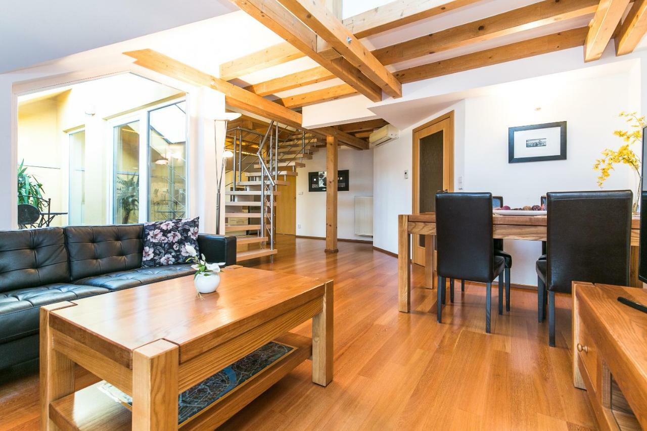 Attic Apartment By Wenceslas Square Πράγα Εξωτερικό φωτογραφία